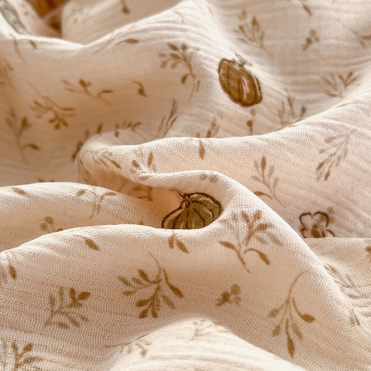 91家纺网 家纺一手货源 找家纺 瑞钰 2025新款A版三层纱B版牛奶绒四件套系列 南瓜派