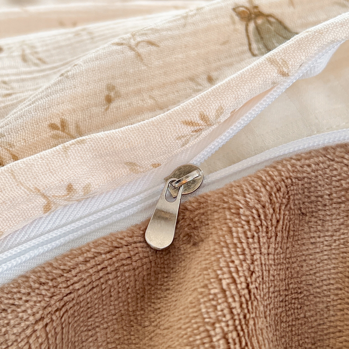 91家纺网 家纺一手货源 找家纺 瑞钰 2025新款A版三层纱B版牛奶绒四件套系列 南瓜派