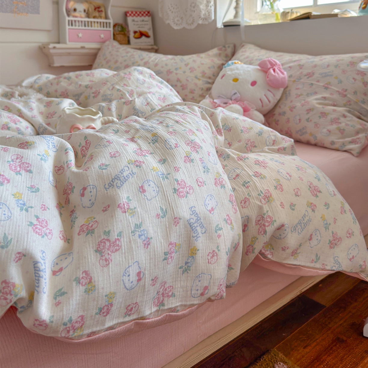 91家纺网 家纺一手货源 找家纺 玉海棠家纺 2025新款甄选三层纱印花四件套 花丛点点猫