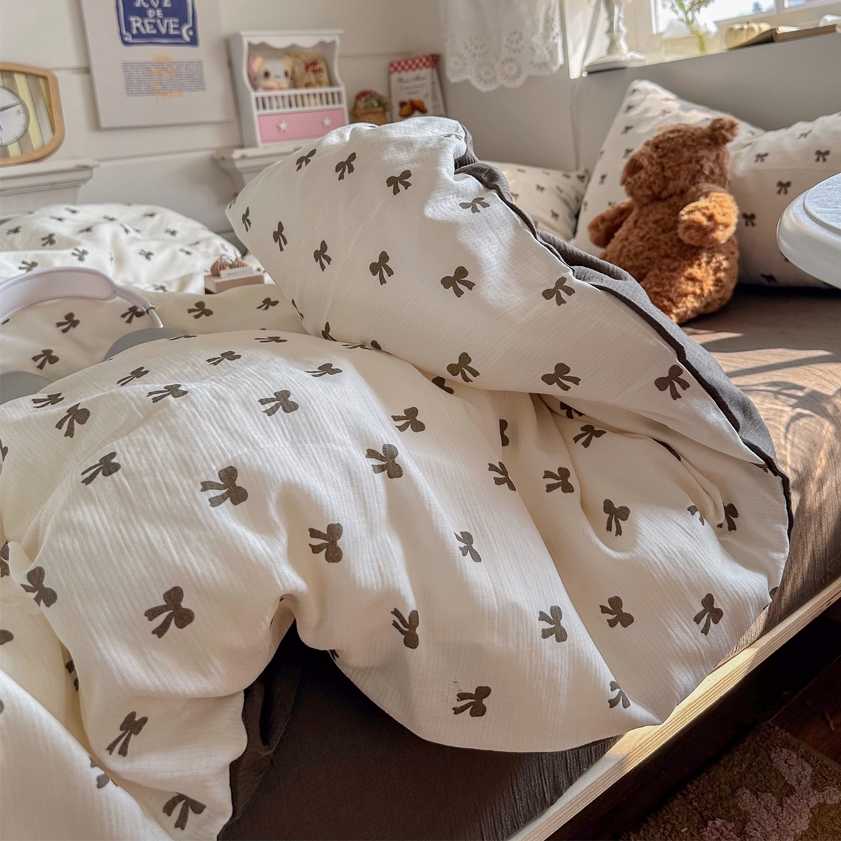 91家纺网 家纺一手货源 找家纺 玉海棠家纺 2025新款甄选三层纱印花四件套 碱水结