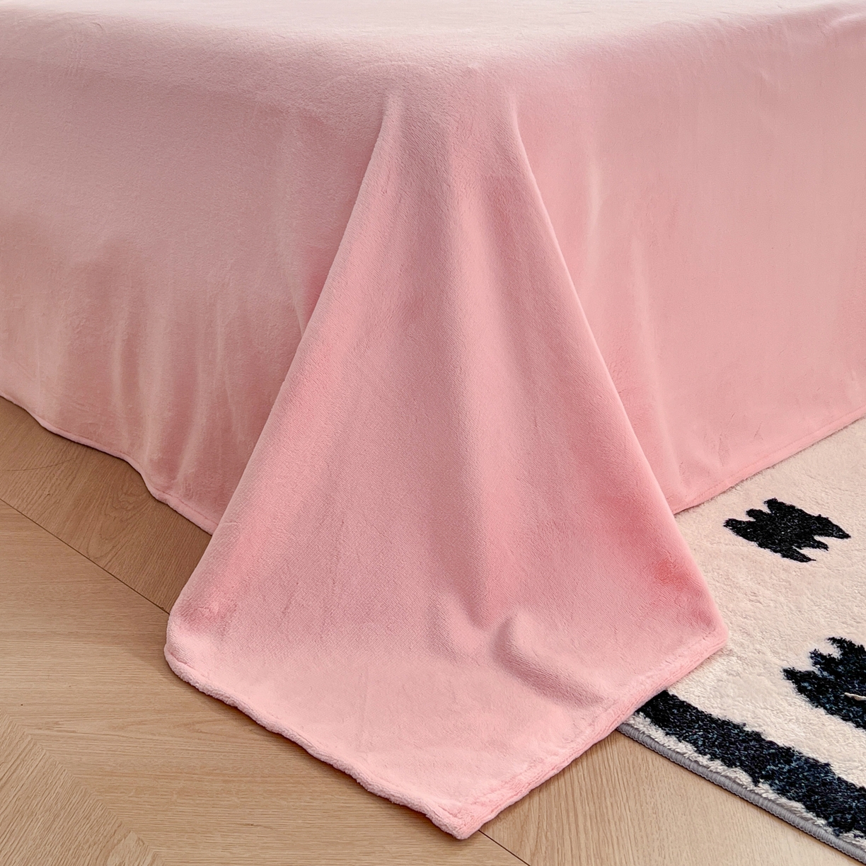 91家纺网 家纺一手货源 找家纺 瑞钰 2025新款A版三层纱B版牛奶绒四件套系列 小花点点