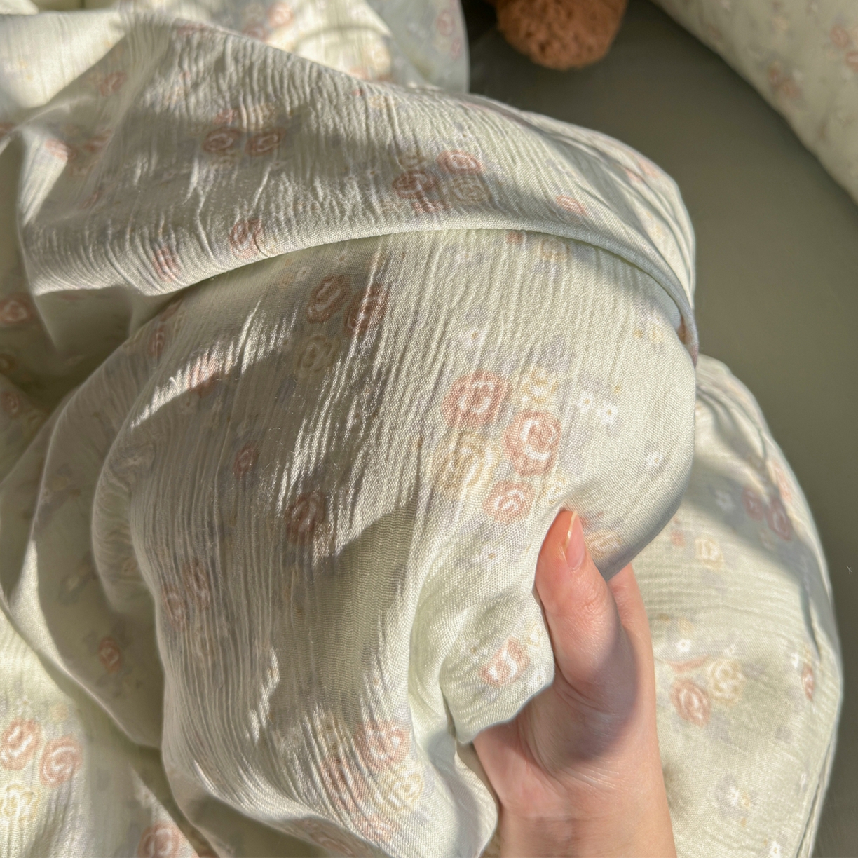 91家纺网 家纺一手货源 找家纺 玉海棠家纺 2025新款甄选三层纱印花四件套 玫瑰夜-绿