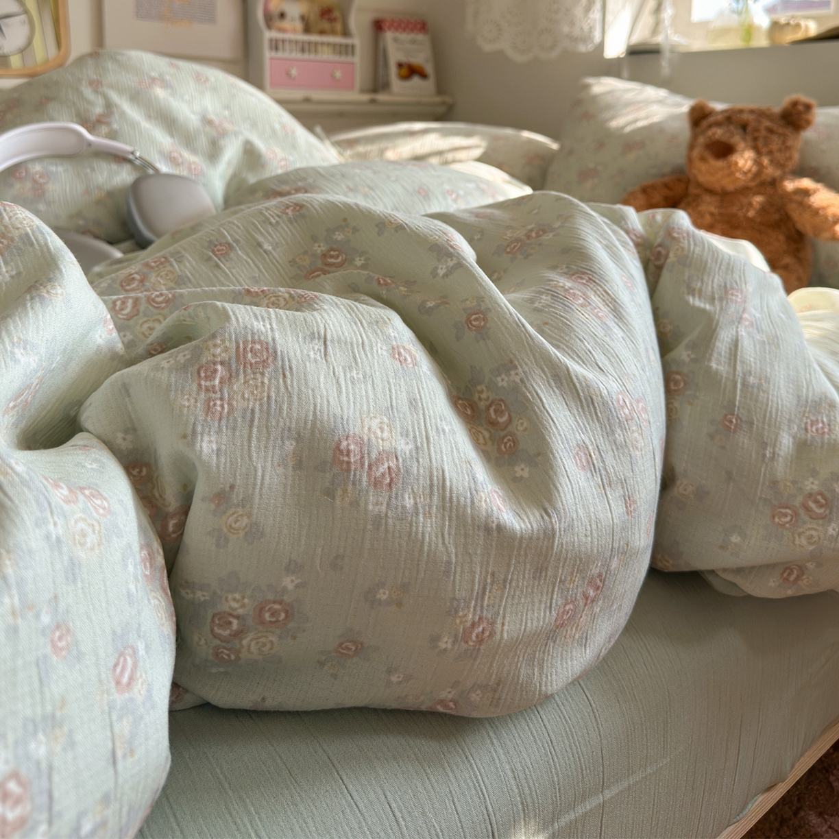 91家纺网 家纺一手货源 找家纺 玉海棠家纺 2025新款甄选三层纱印花四件套 玫瑰夜-绿