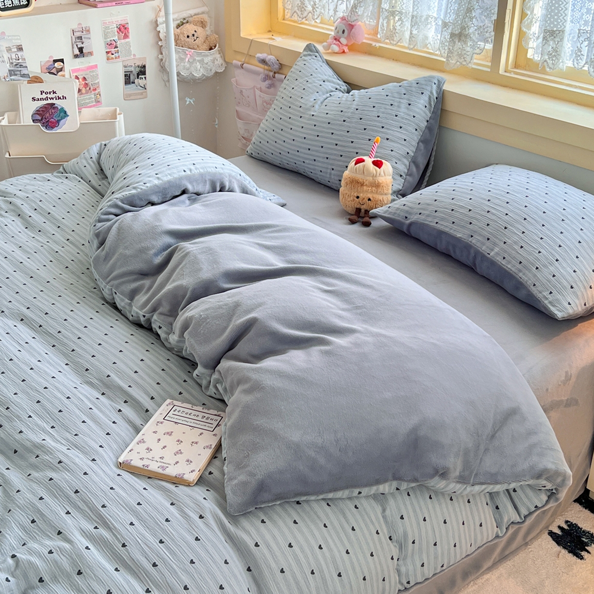 91家纺网 家纺一手货源 找家纺 瑞钰 2025新款A版三层纱B版牛奶绒四件套系列 雨爱