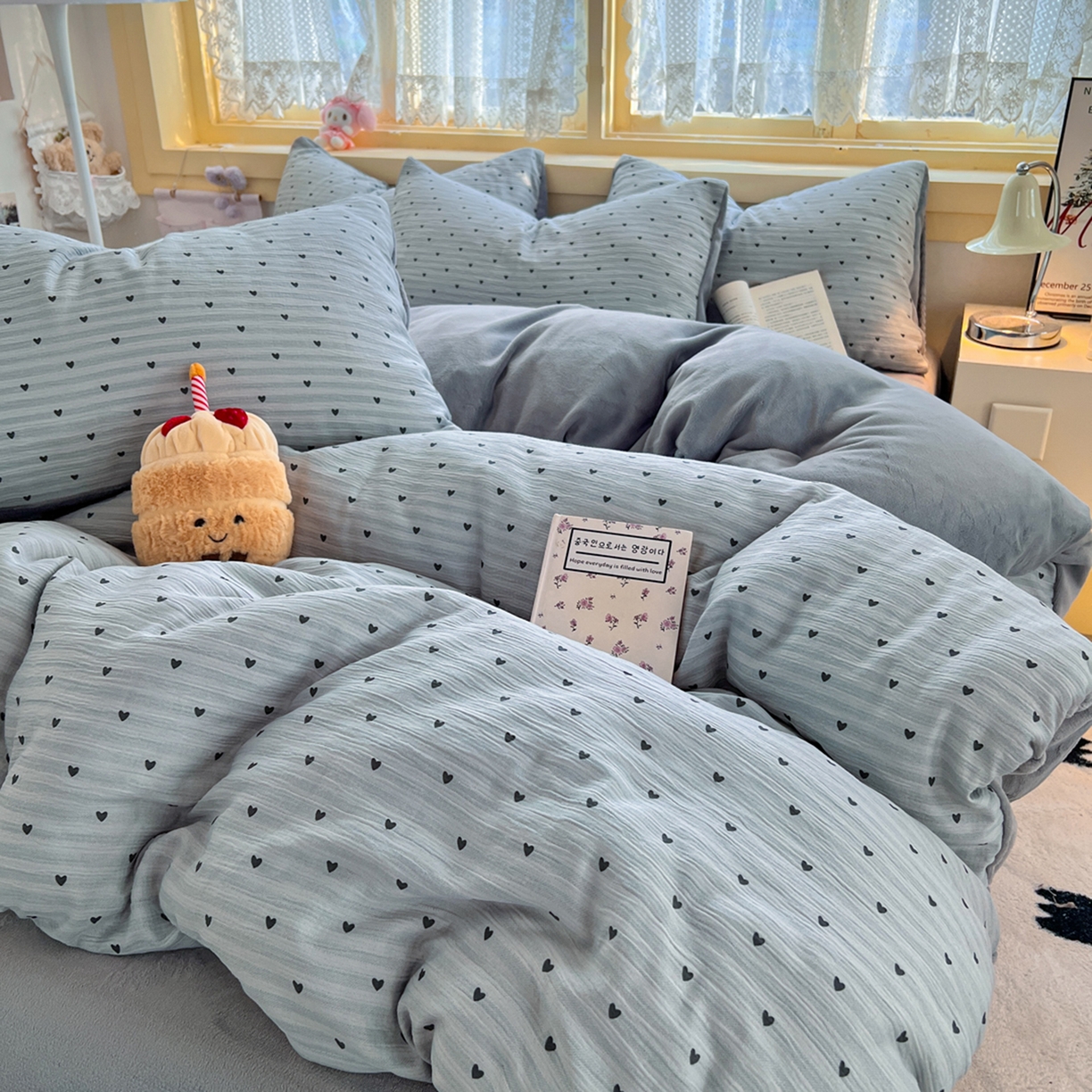 91家纺网 家纺一手货源 找家纺 瑞钰 2025新款A版三层纱B版牛奶绒四件套系列 雨爱