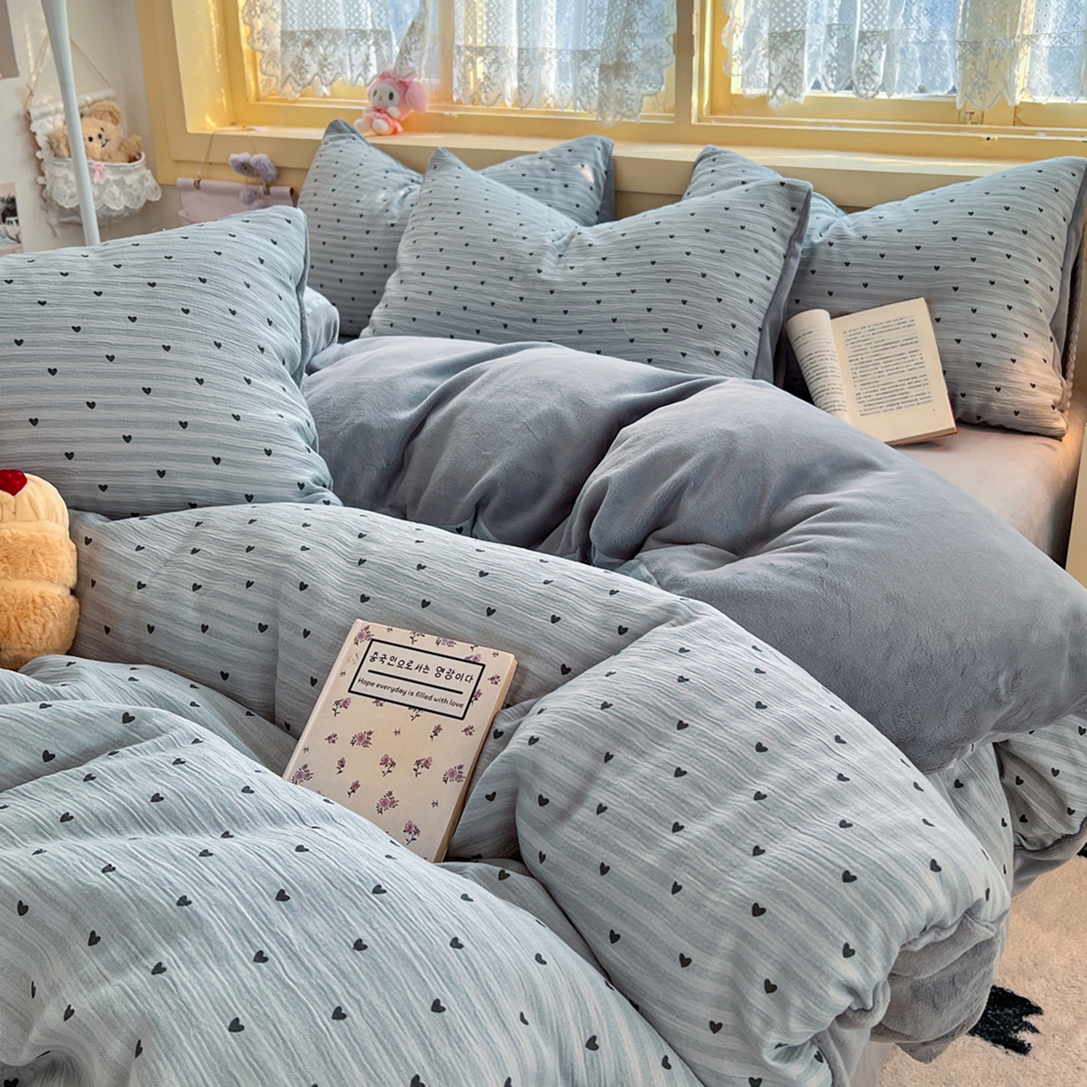 91家纺网 家纺一手货源 找家纺 瑞钰 2025新款A版三层纱B版牛奶绒四件套系列 雨爱