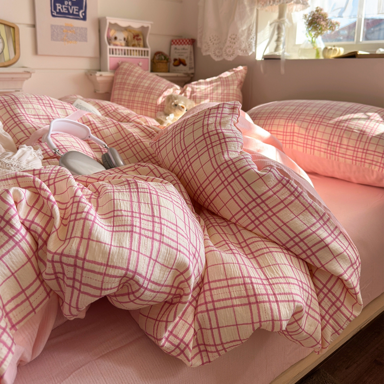 91家纺网 家纺一手货源 找家纺 玉海棠家纺 2025新款甄选三层纱印花四件套 梅森粉