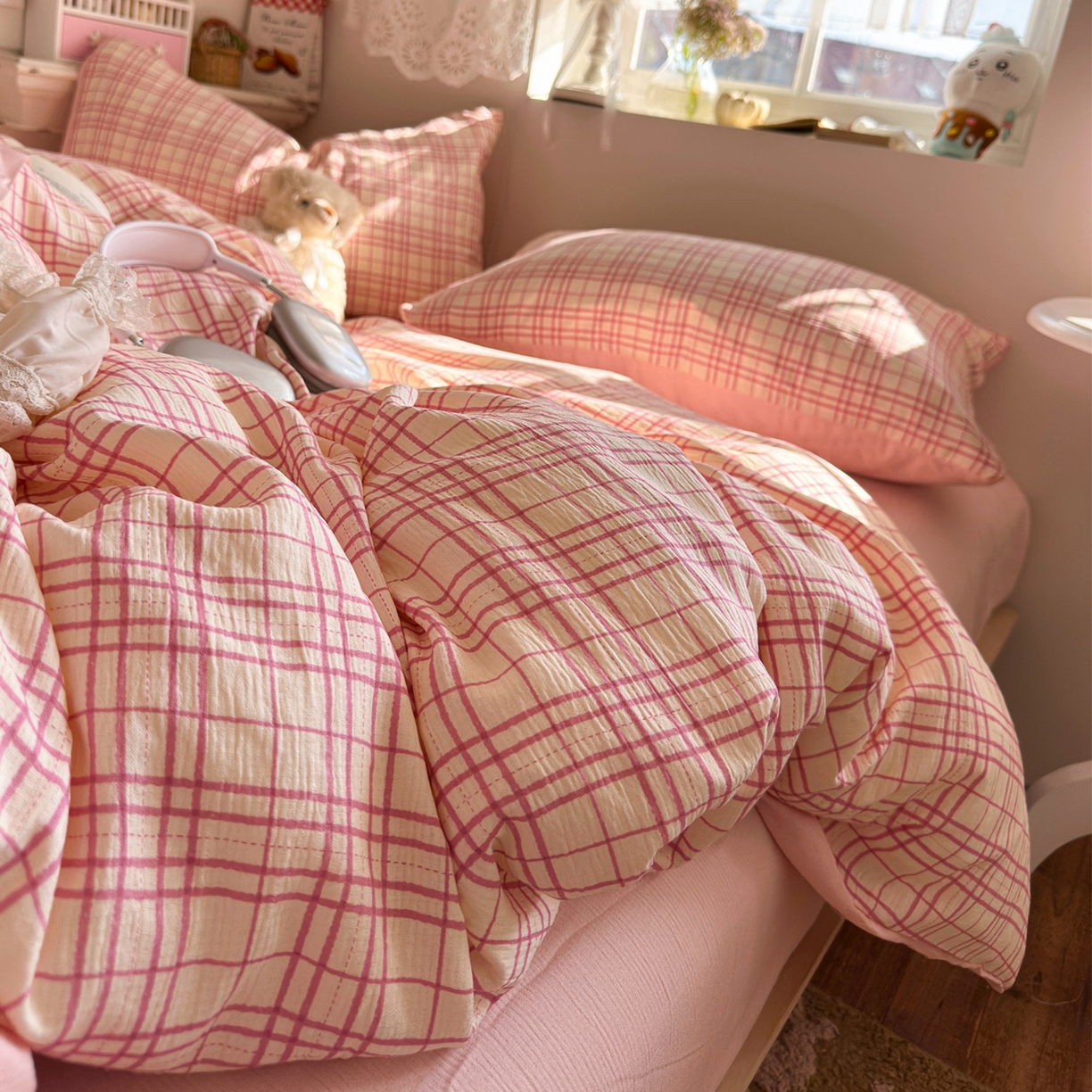 91家纺网 家纺一手货源 找家纺 玉海棠家纺 2025新款甄选三层纱印花四件套 梅森粉