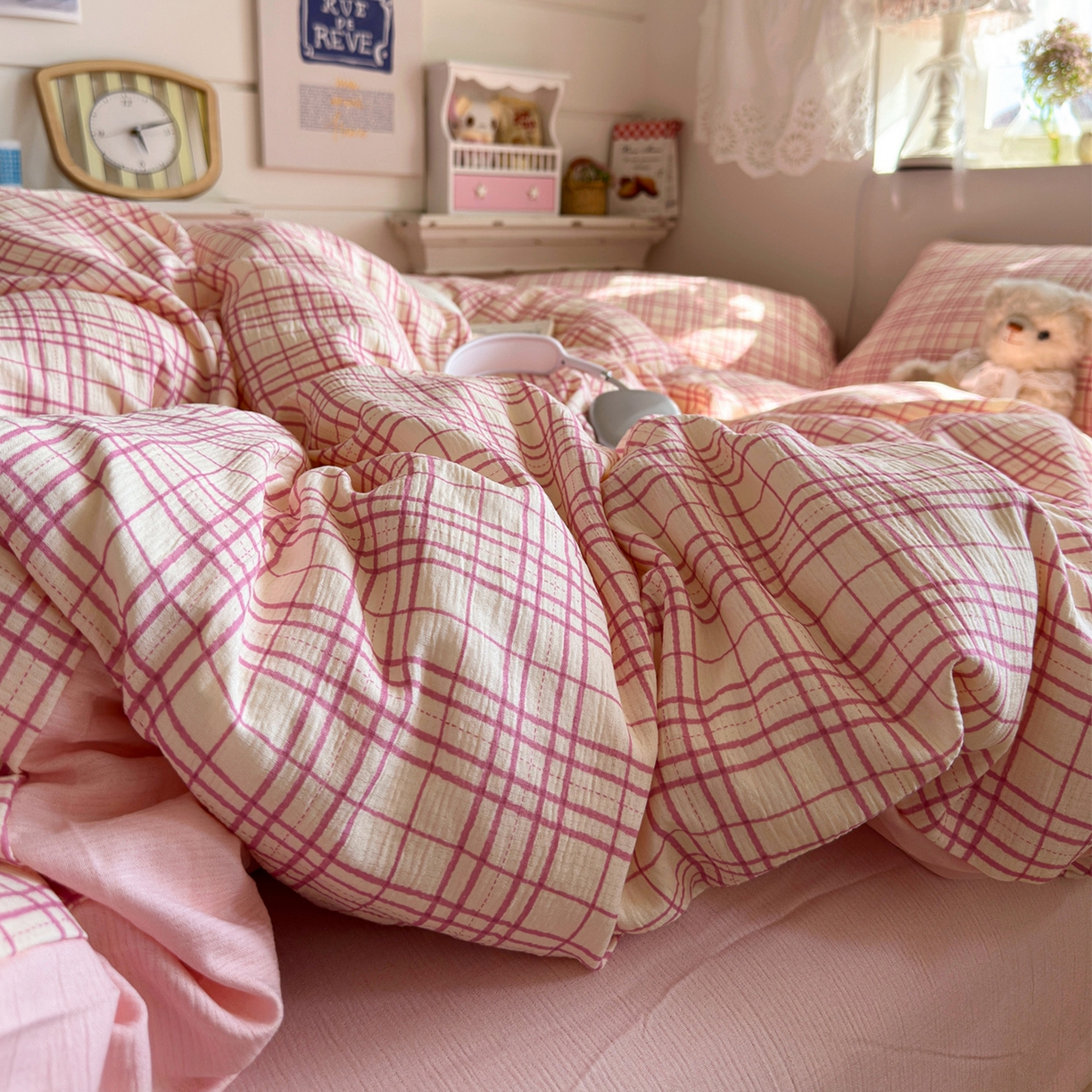 91家纺网 家纺一手货源 找家纺 玉海棠家纺 2025新款甄选三层纱印花四件套 梅森粉