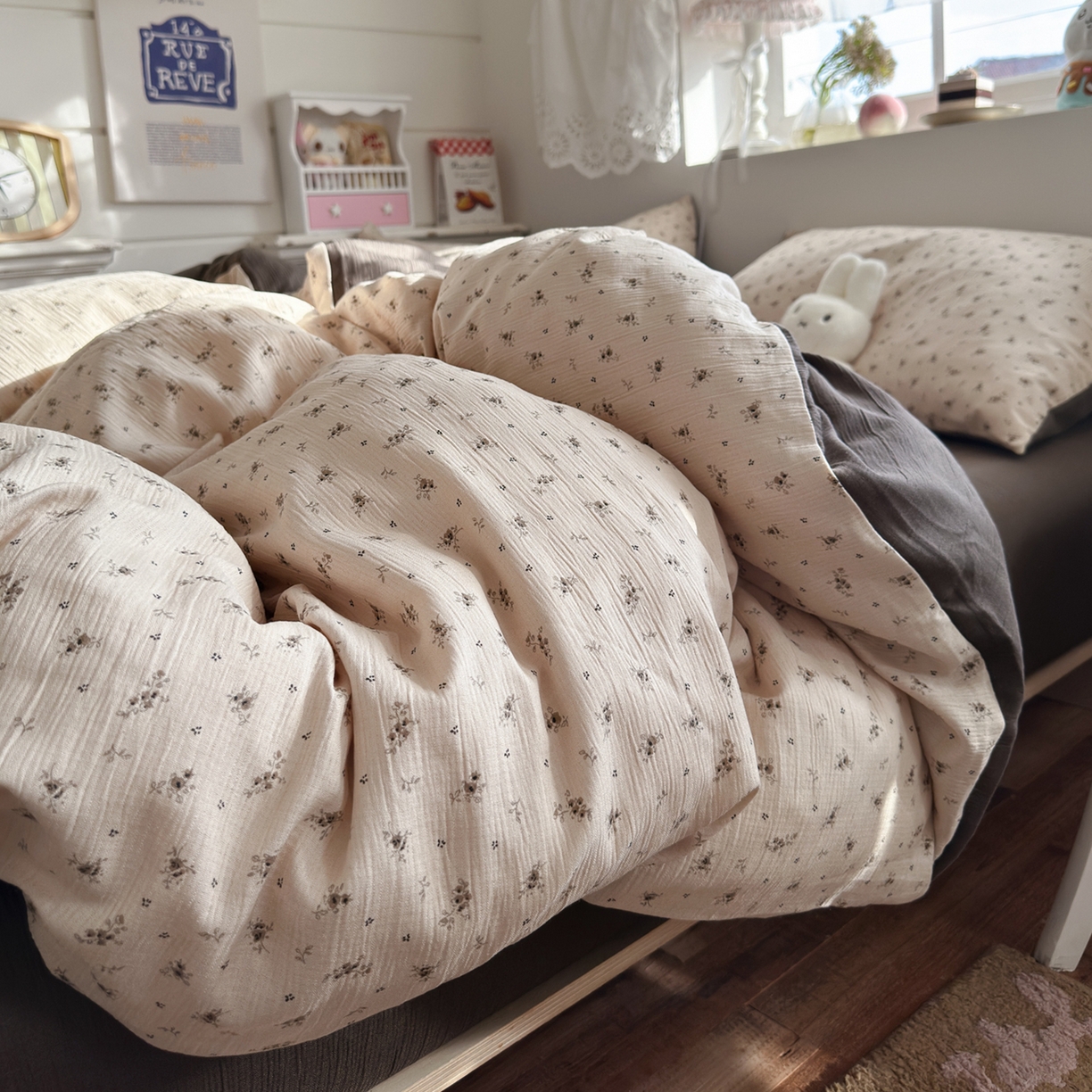 91家纺网 家纺一手货源 找家纺 玉海棠家纺 2025新款甄选三层纱印花四件套 莫奈-咖