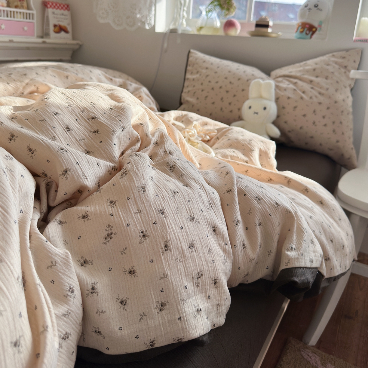 91家纺网 家纺一手货源 找家纺 玉海棠家纺 2025新款甄选三层纱印花四件套 莫奈-咖