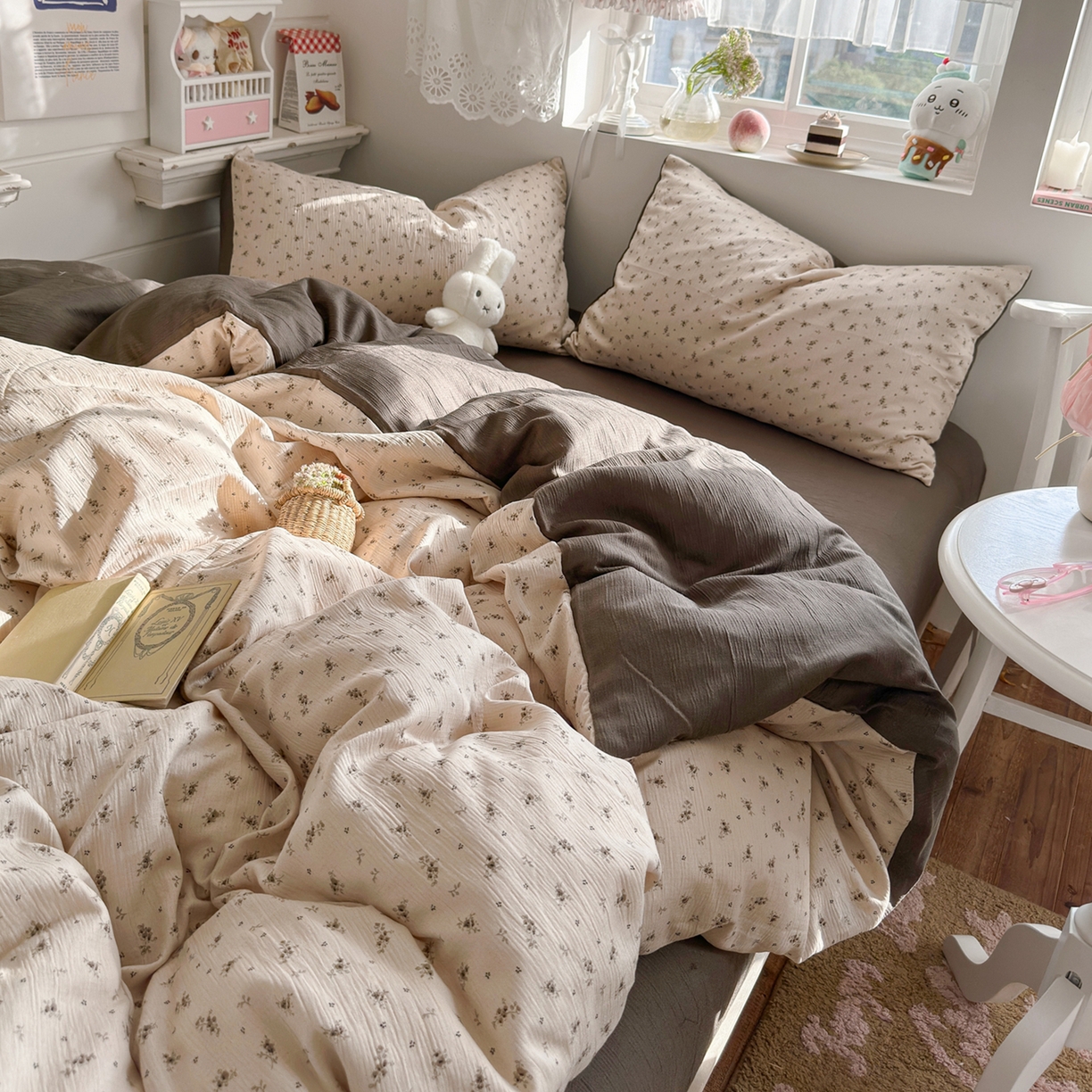 91家纺网 家纺一手货源 找家纺 玉海棠家纺 2025新款甄选三层纱印花四件套 莫奈-咖