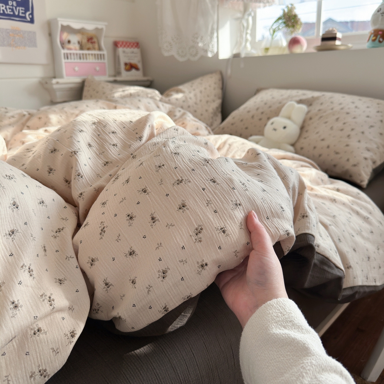 91家纺网 家纺一手货源 找家纺 玉海棠家纺 2025新款甄选三层纱印花四件套 莫奈-咖