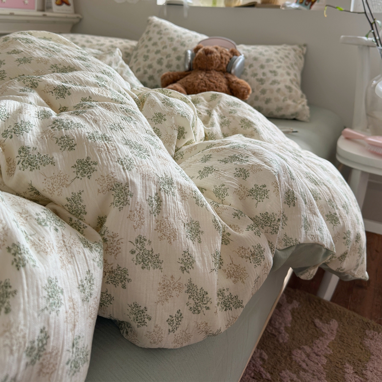 91家纺网 家纺一手货源 找家纺 玉海棠家纺 2025新款甄选三层纱印花四件套 沐风