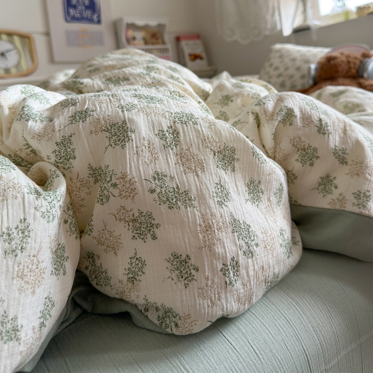 91家纺网 家纺一手货源 找家纺 玉海棠家纺 2025新款甄选三层纱印花四件套 沐风