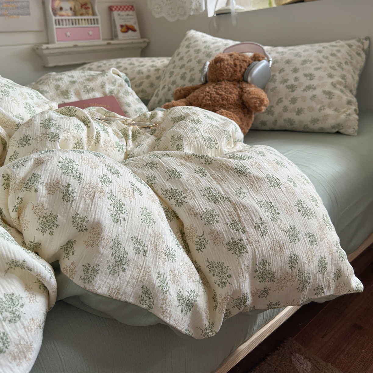 91家纺网 家纺一手货源 找家纺 玉海棠家纺 2025新款甄选三层纱印花四件套 沐风