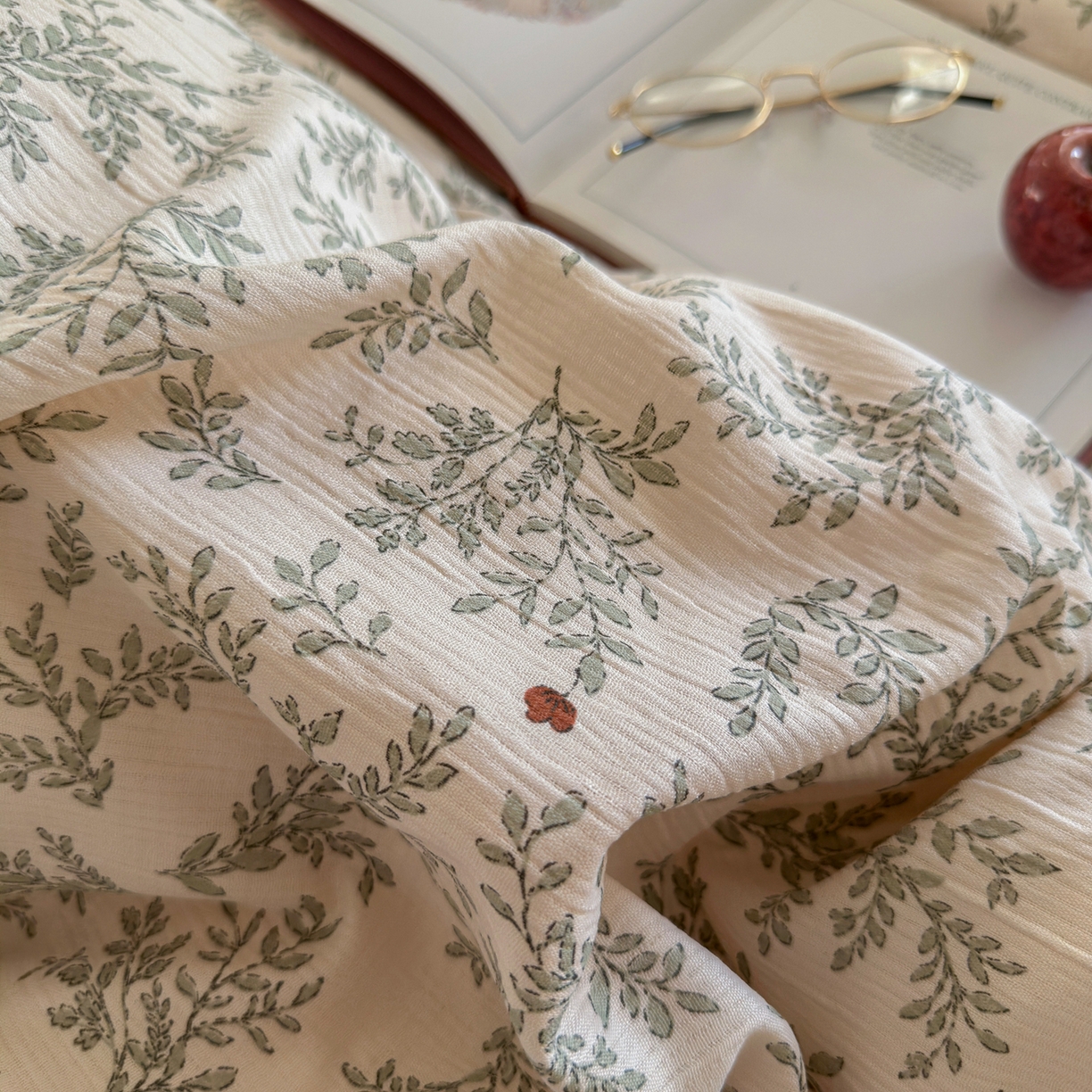 91家纺网 家纺一手货源 找家纺 玉海棠家纺 2025新款甄选三层纱印花四件套 秋月梨