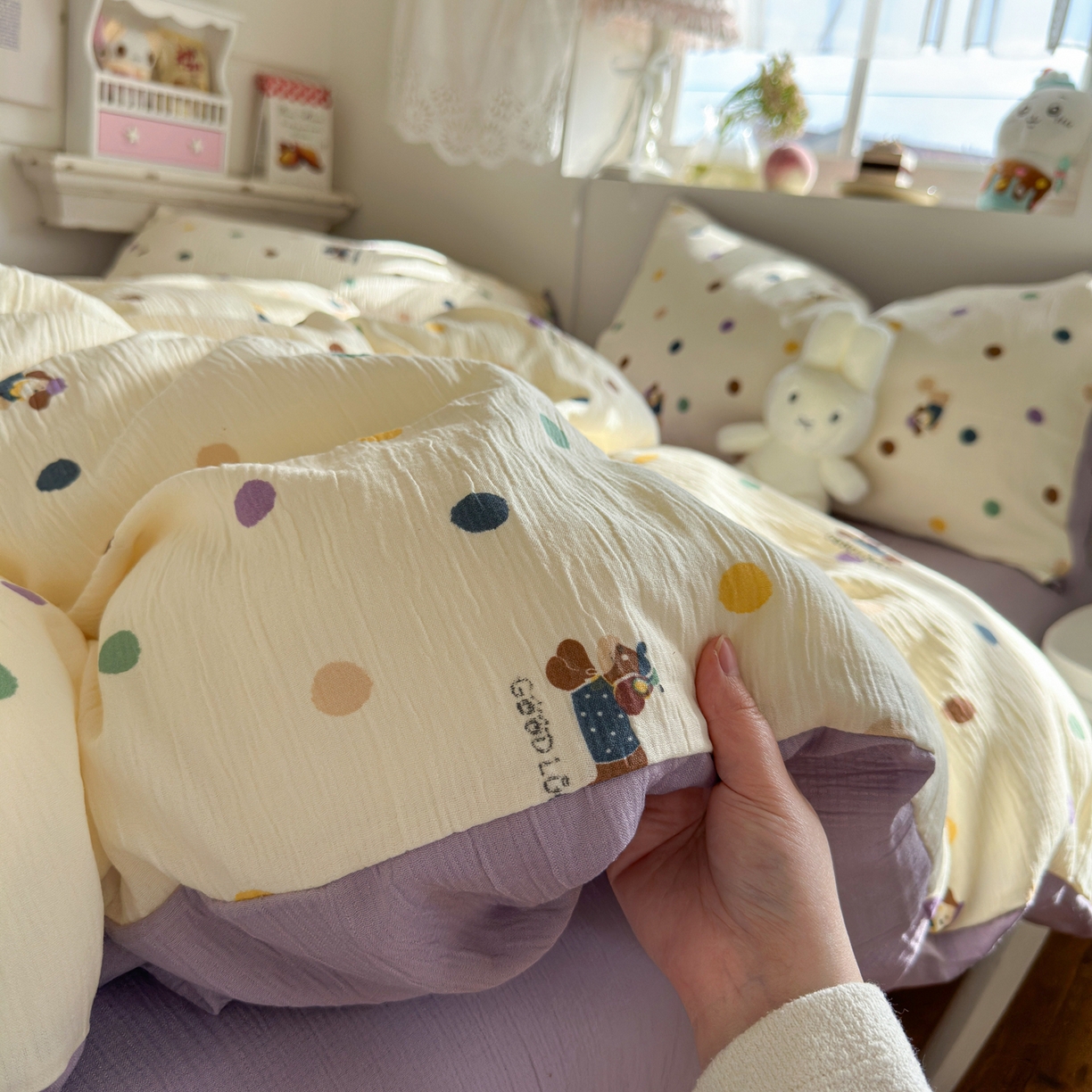 91家纺网 家纺一手货源 找家纺 玉海棠家纺 2025新款甄选三层纱印花四件套 糖豆腊肠狗