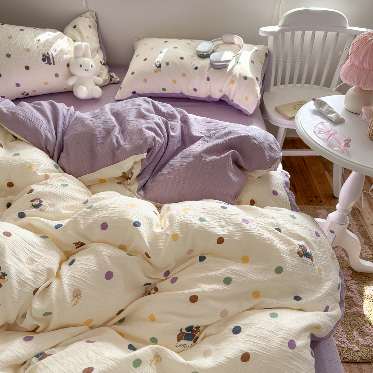 91家纺网 家纺一手货源 找家纺 玉海棠家纺 2025新款甄选三层纱印花四件套 糖豆腊肠狗