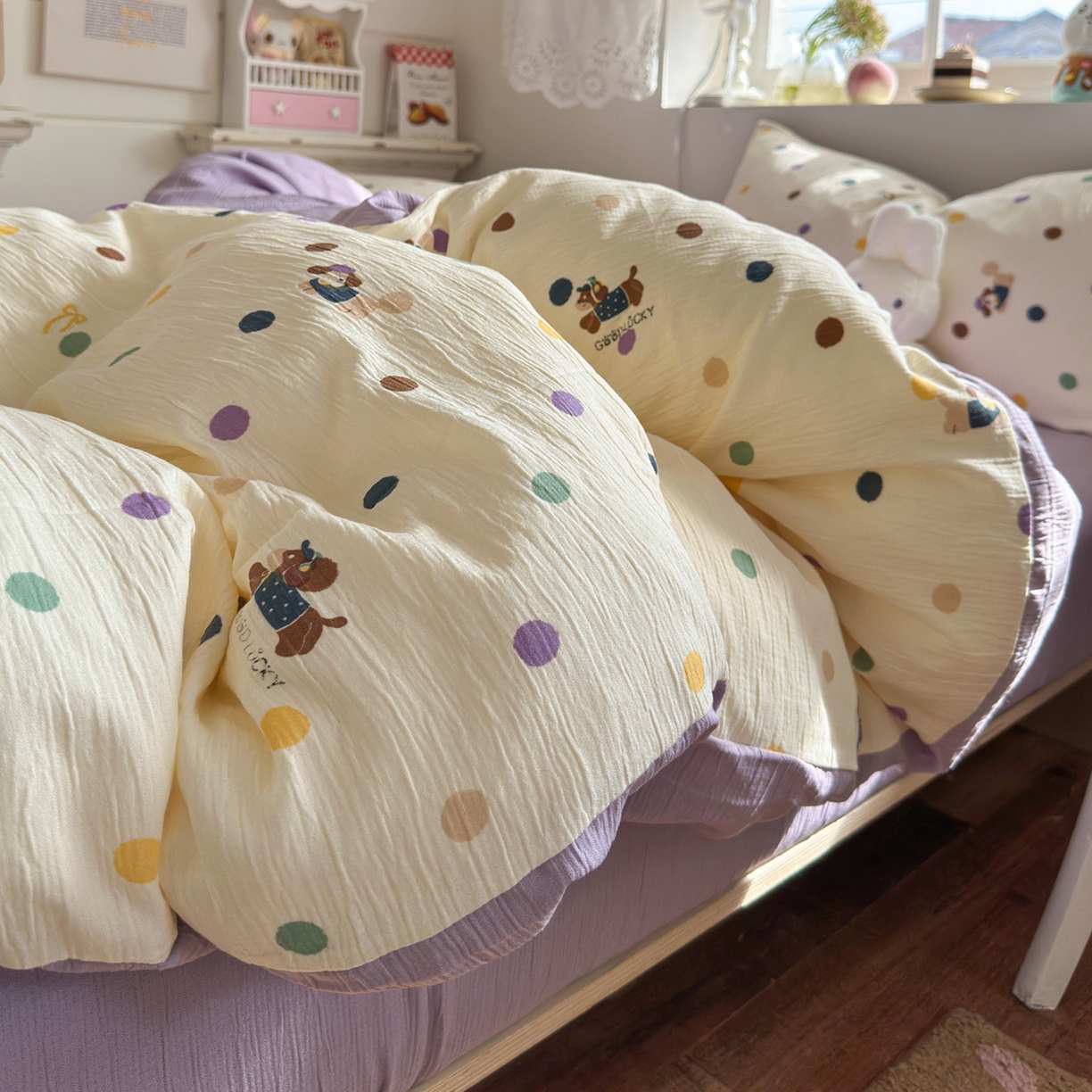 91家纺网 家纺一手货源 找家纺 玉海棠家纺 2025新款甄选三层纱印花四件套 糖豆腊肠狗