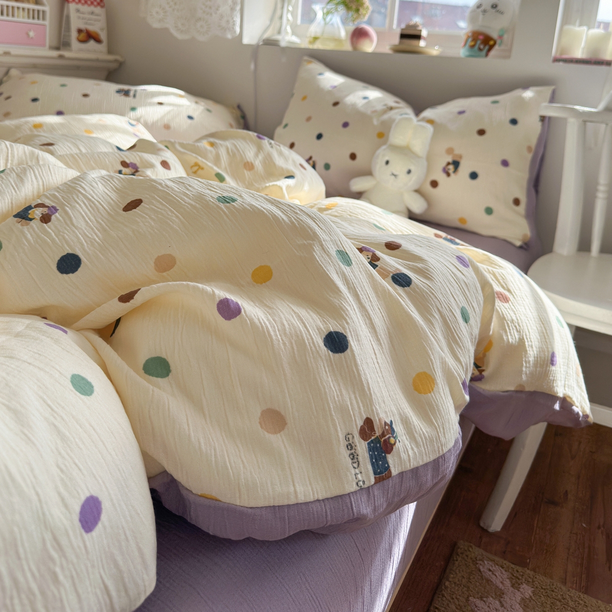 91家纺网 家纺一手货源 找家纺 玉海棠家纺 2025新款甄选三层纱印花四件套 糖豆腊肠狗