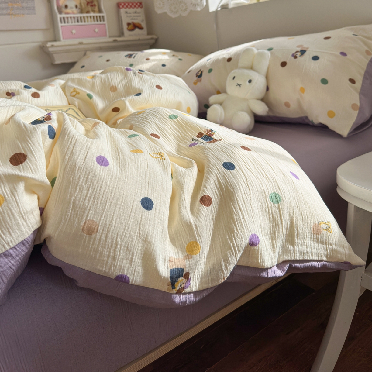 91家纺网 家纺一手货源 找家纺 玉海棠家纺 2025新款甄选三层纱印花四件套 糖豆腊肠狗