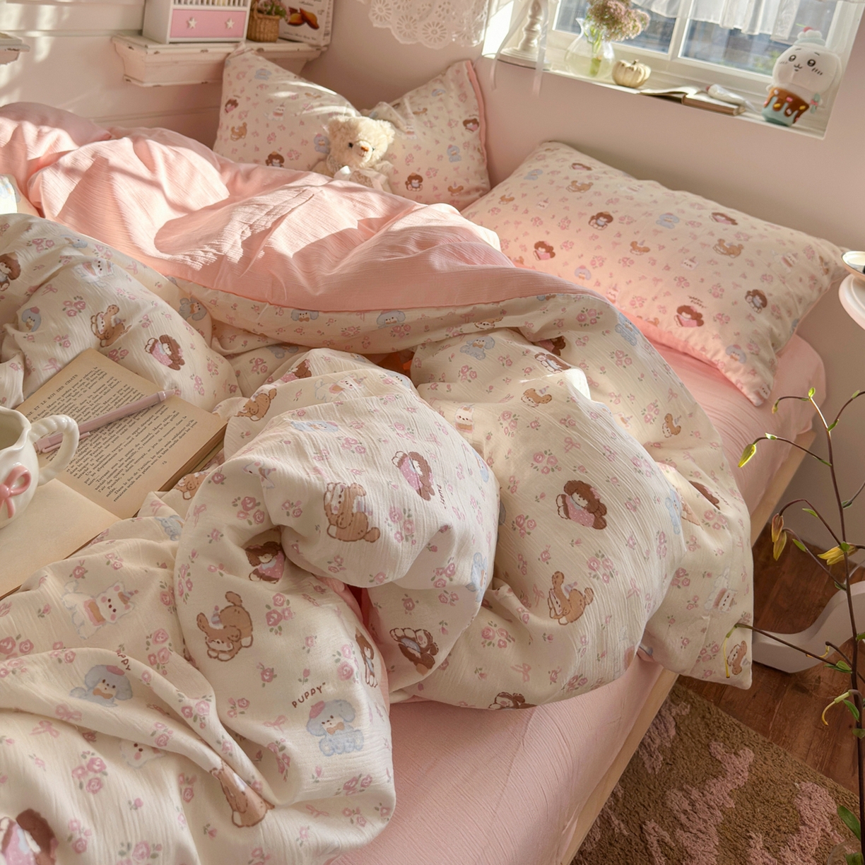 91家纺网 家纺一手货源 找家纺 玉海棠家纺 2025新款甄选三层纱印花四件套 小狗集合会