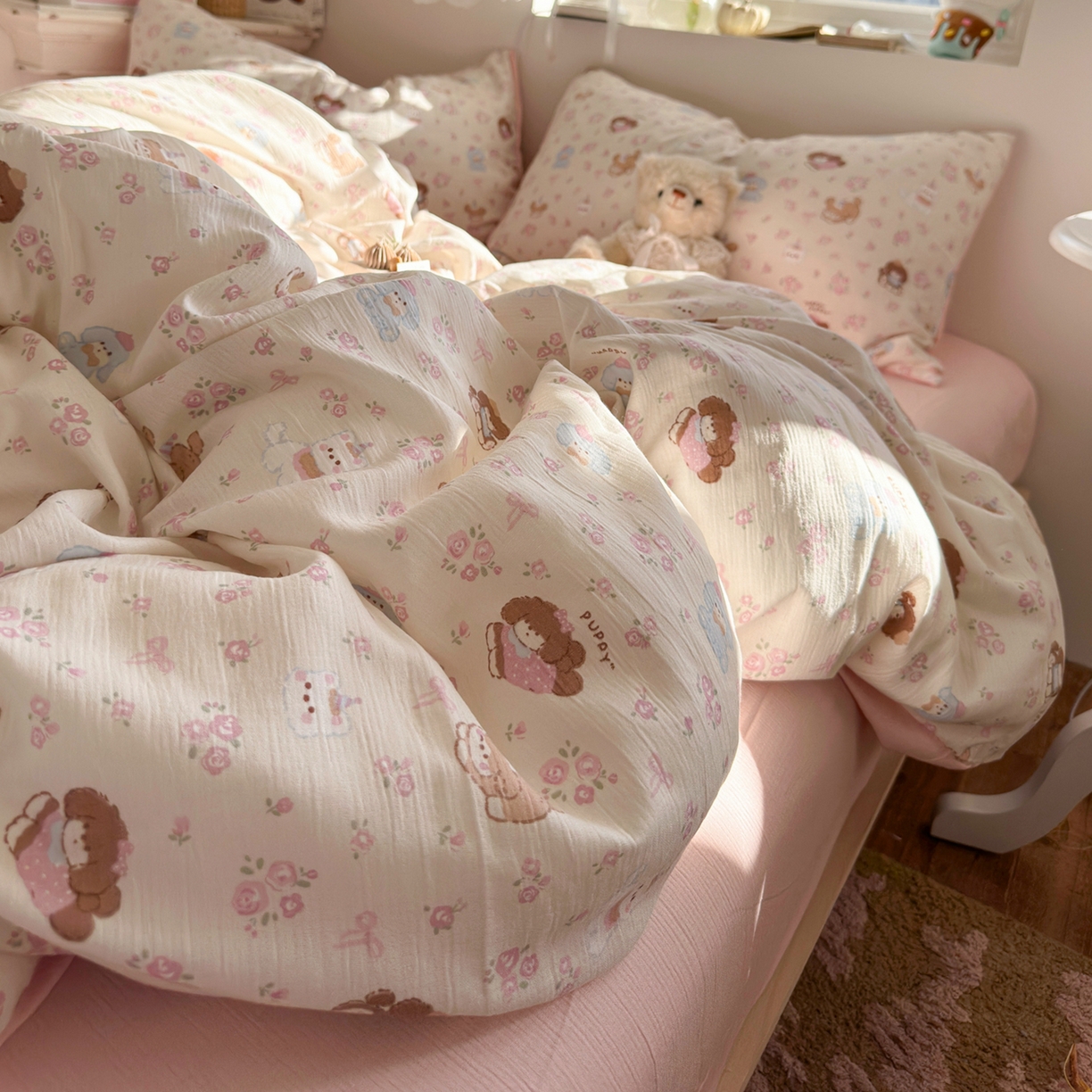 91家纺网 家纺一手货源 找家纺 玉海棠家纺 2025新款甄选三层纱印花四件套 小狗集合会