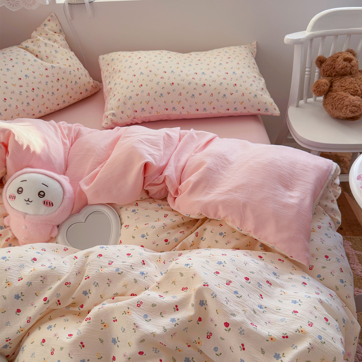 91家纺网 家纺一手货源 找家纺 玉海棠家纺 2025新款甄选三层纱印花四件套 小花点点