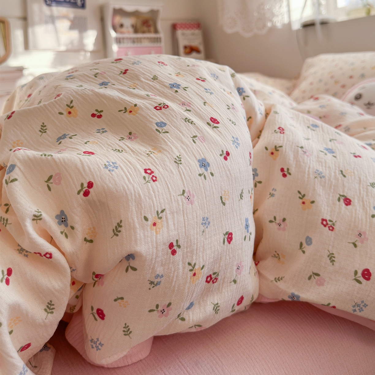 91家纺网 家纺一手货源 找家纺 玉海棠家纺 2025新款甄选三层纱印花四件套 小花点点