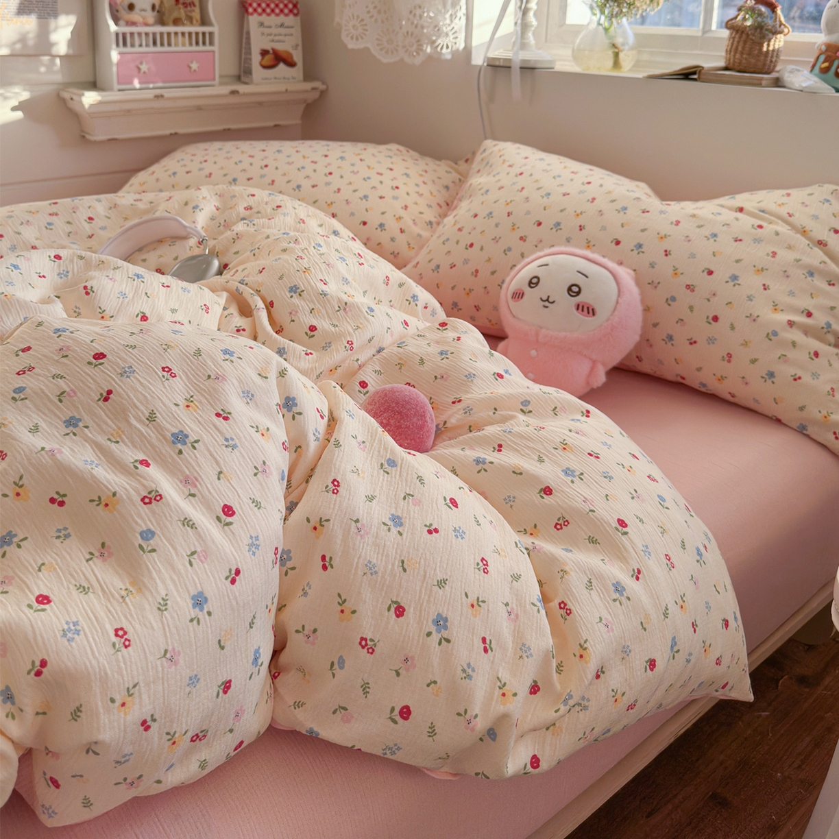 91家纺网 家纺一手货源 找家纺 玉海棠家纺 2025新款甄选三层纱印花四件套 小花点点