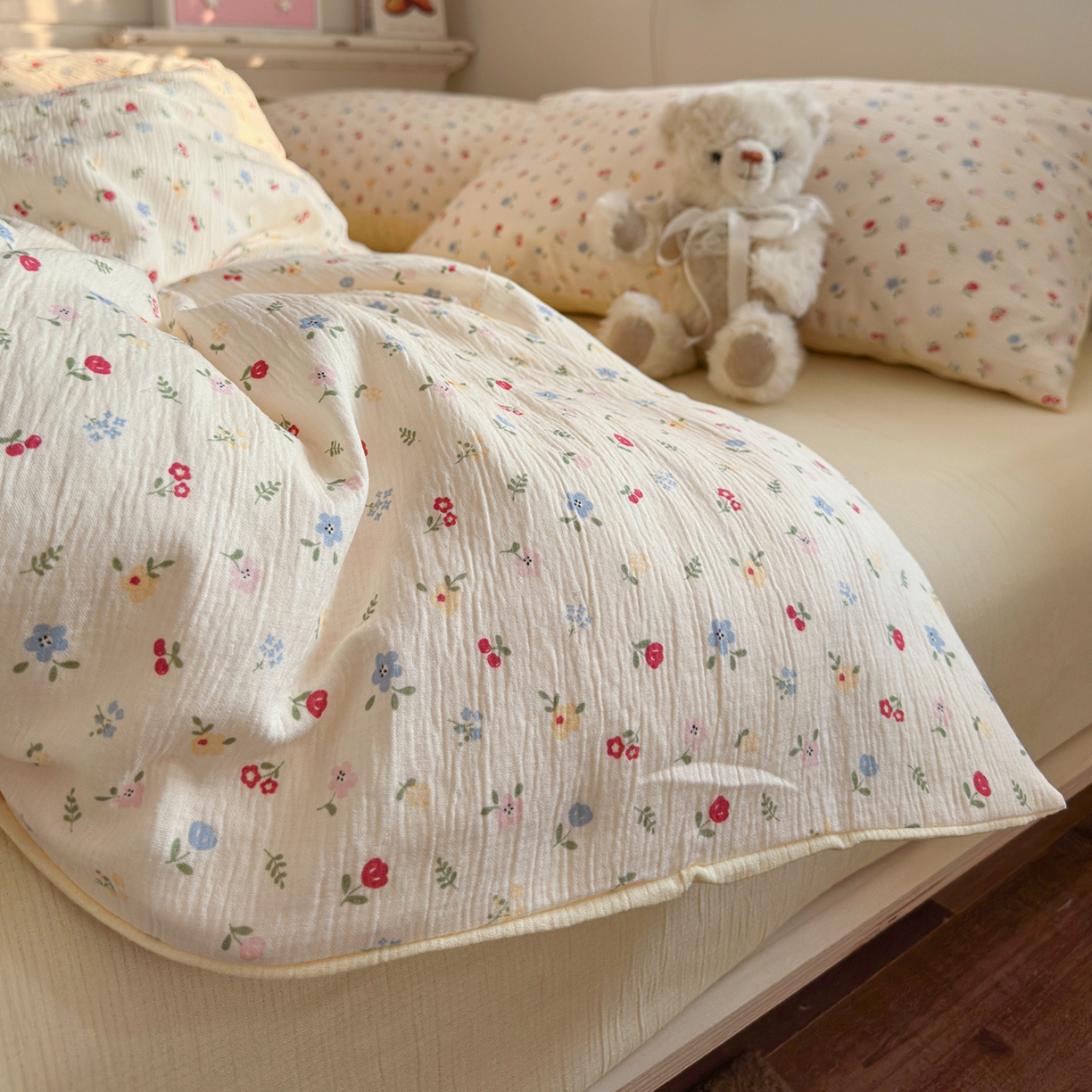 91家纺网 家纺一手货源 找家纺 玉海棠家纺 2025新款甄选三层纱印花四件套 小花花