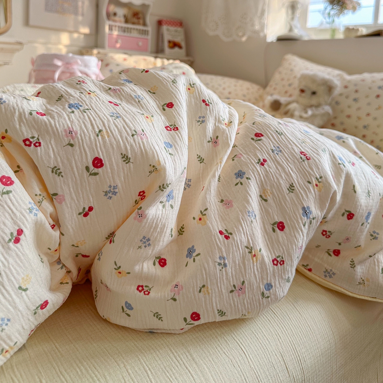 91家纺网 家纺一手货源 找家纺 玉海棠家纺 2025新款甄选三层纱印花四件套 小花花