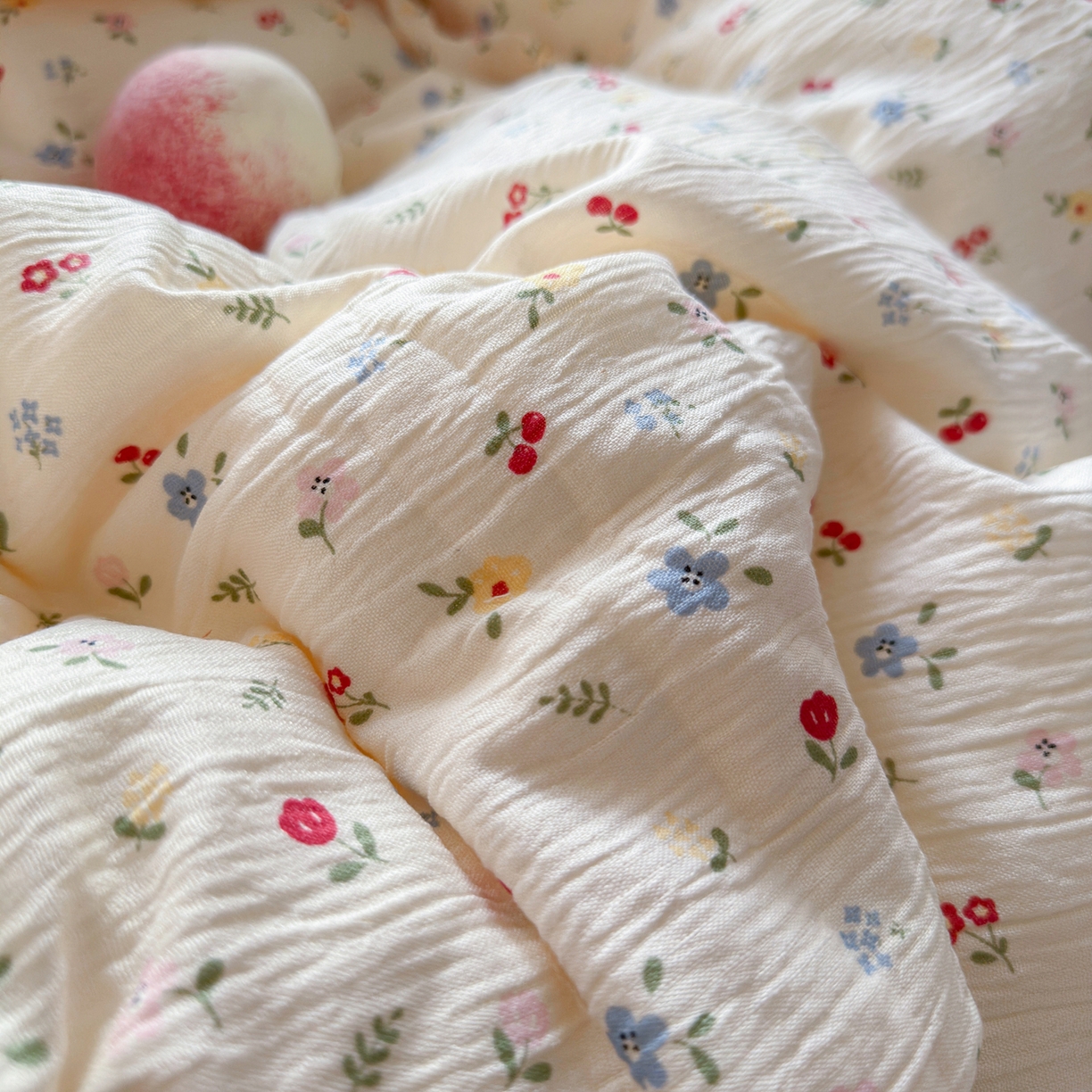 91家纺网 家纺一手货源 找家纺 玉海棠家纺 2025新款甄选三层纱印花四件套 小花花