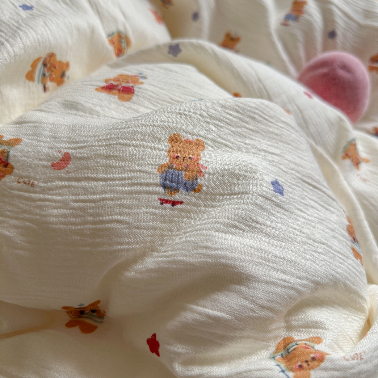 91家纺网 家纺一手货源 找家纺 玉海棠家纺 2025新款甄选三层纱印花四件套 小浣熊