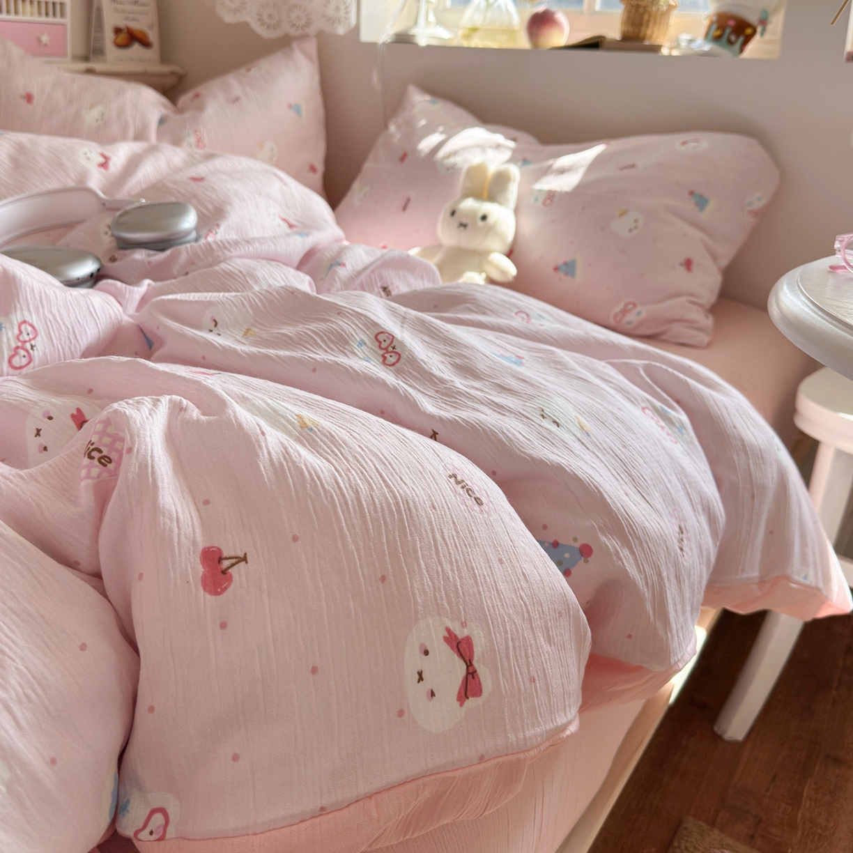 91家纺网 家纺一手货源 找家纺 玉海棠家纺 2025新款甄选三层纱印花四件套 小美