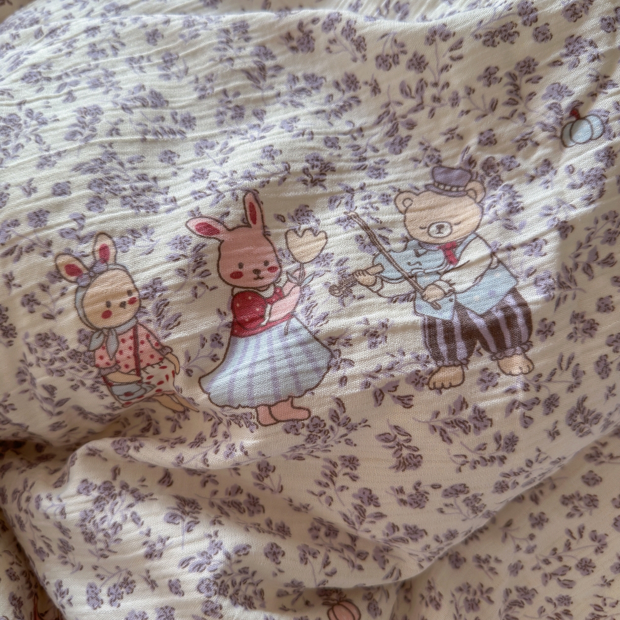 91家纺网 家纺一手货源 找家纺 玉海棠家纺 2025新款甄选三层纱印花四件套 圆舞曲