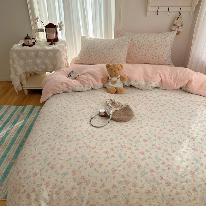 91家纺网 家纺一手货源 找家纺 瑞钰 2025新款甄选三层纱印花四件套 花丛点点猫