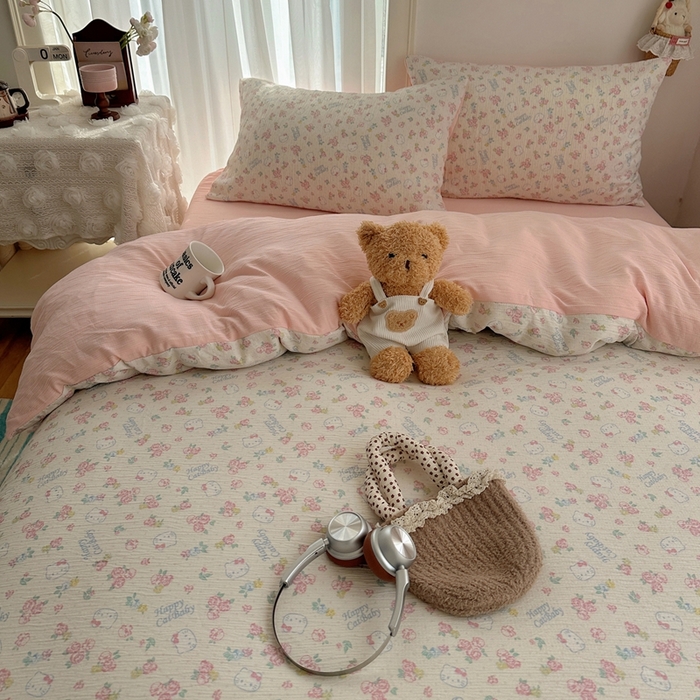 91家纺网 家纺一手货源 找家纺 瑞钰 2025新款甄选三层纱印花四件套 花丛点点猫