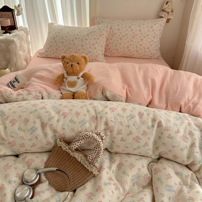 91家纺网 家纺一手货源 找家纺 瑞钰 2025新款甄选三层纱印花四件套 花丛点点猫