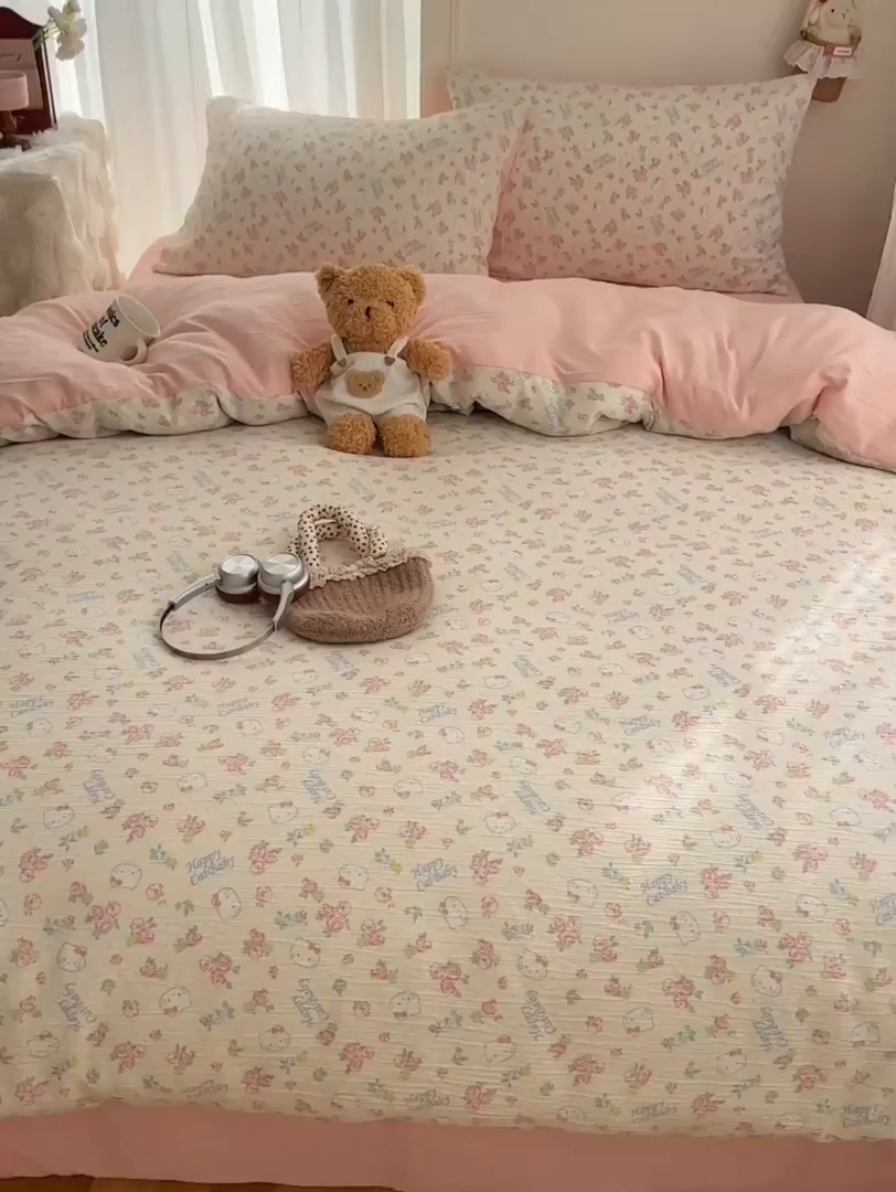 91家纺网 家纺一手货源 找家纺 瑞钰 2025新款甄选三层纱印花四件套 花丛点点猫