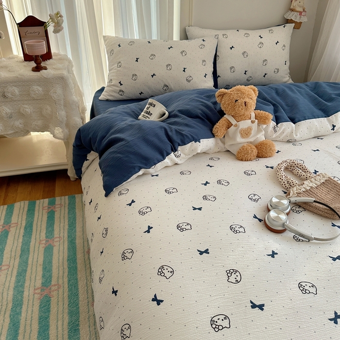 91家纺网 家纺一手货源 找家纺 瑞钰 2025新款甄选三层纱印花四件套 蓝莓小猫