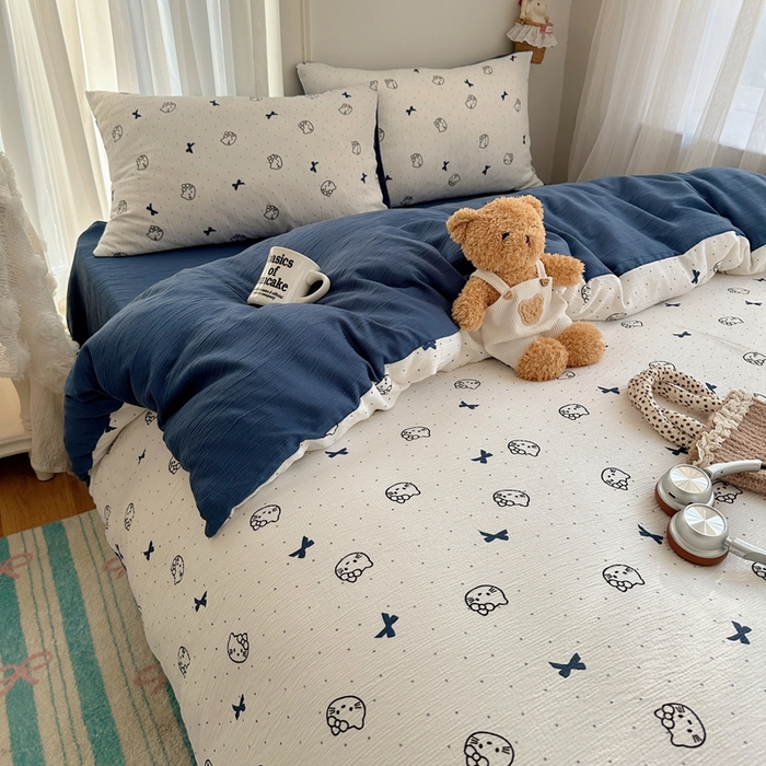 91家纺网 家纺一手货源 找家纺 瑞钰 2025新款甄选三层纱印花四件套 蓝莓小猫