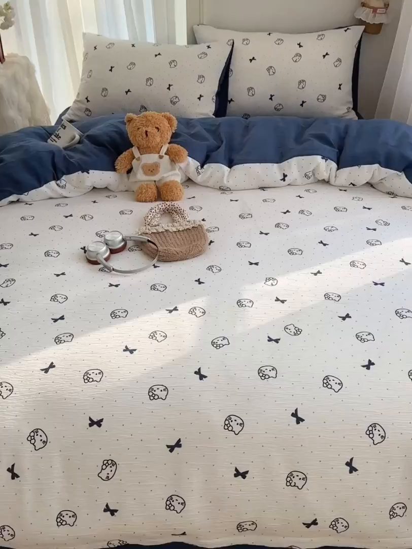 91家纺网 家纺一手货源 找家纺 瑞钰 2025新款甄选三层纱印花四件套 蓝莓小猫