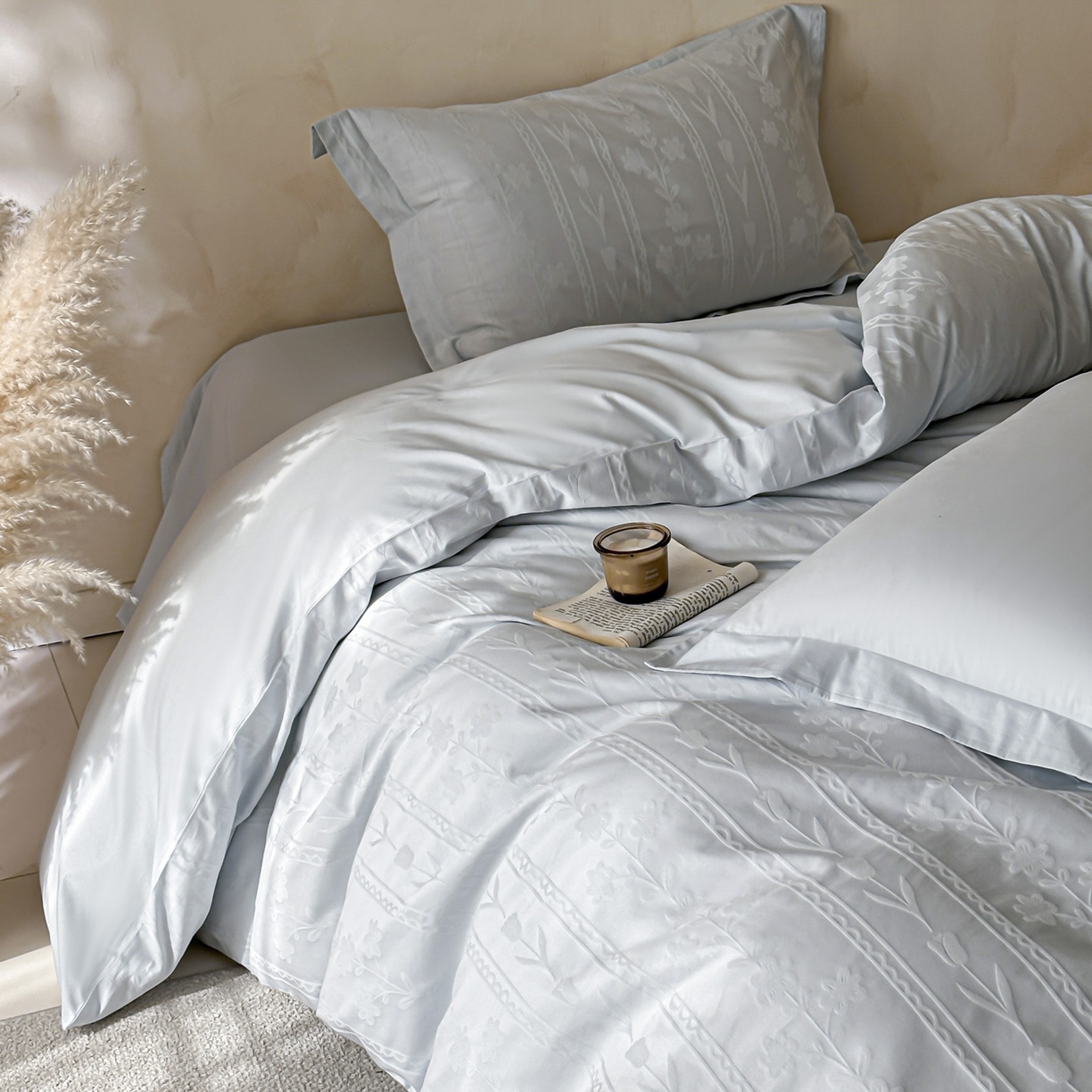 91家纺网 家纺一手货源 找家纺 禾时 2026新款春夏全棉长绒棉立体提花四件套-花屿 淡雅蓝