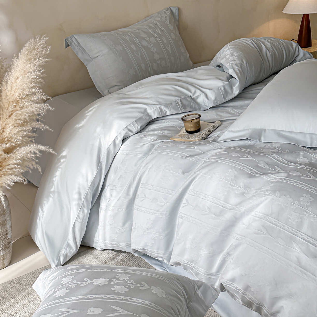 91家纺网 家纺一手货源 找家纺 禾时 2026新款春夏全棉长绒棉立体提花四件套-花屿 淡雅蓝