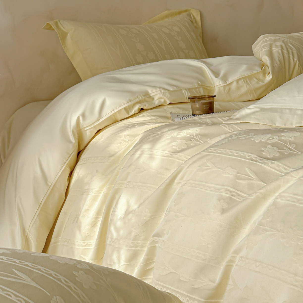 91家纺网 家纺一手货源 找家纺 禾时 2026新款春夏全棉长绒棉立体提花四件套-花屿 奶油黄