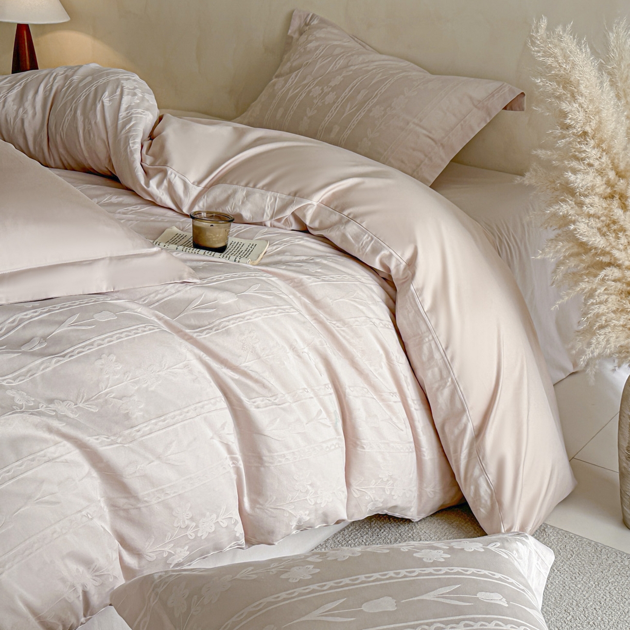 91家纺网 家纺一手货源 找家纺 禾时 2026新款春夏全棉长绒棉立体提花四件套-花屿 芭比粉