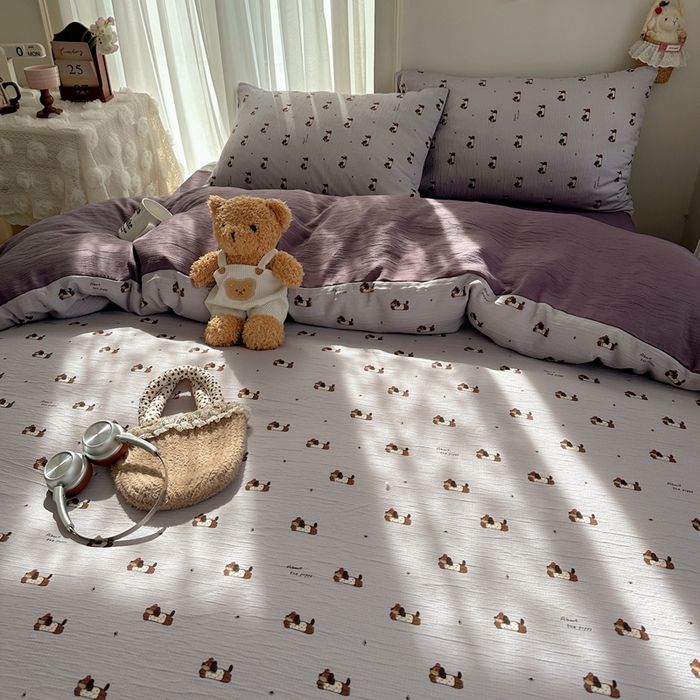 91家纺网 家纺一手货源 找家纺 瑞钰 2025新款甄选三层纱印花四件套 葡萄腊肠狗