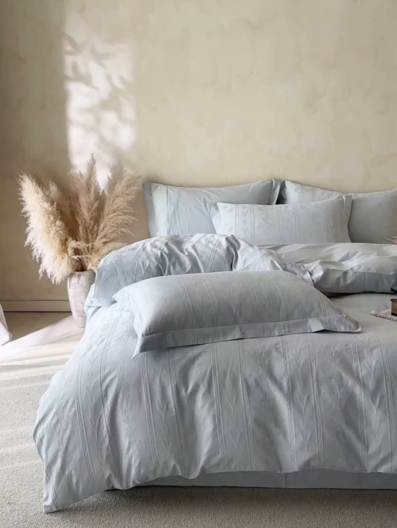 91家纺网 家纺一手货源 找家纺 禾时 2026新款春夏全棉长绒棉立体提花四件套-花屿 淡雅蓝